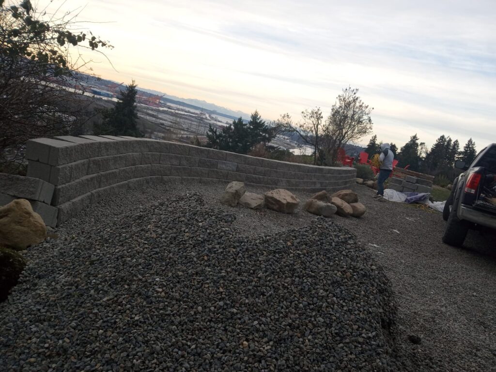 Strong and decorative retaining wall installation for residential landscapes