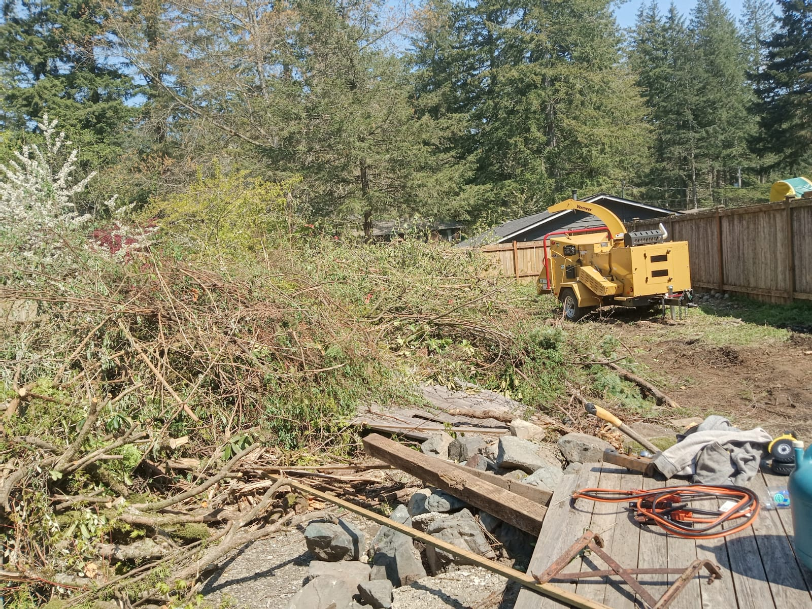 Yard waste removal and junk hauling services for cleaner properties